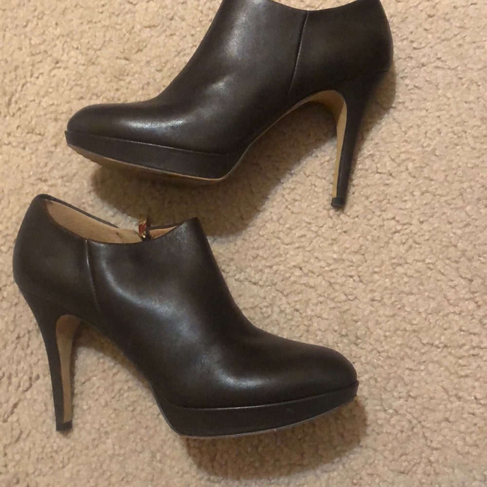Vince camuto VC-Elvin bootie